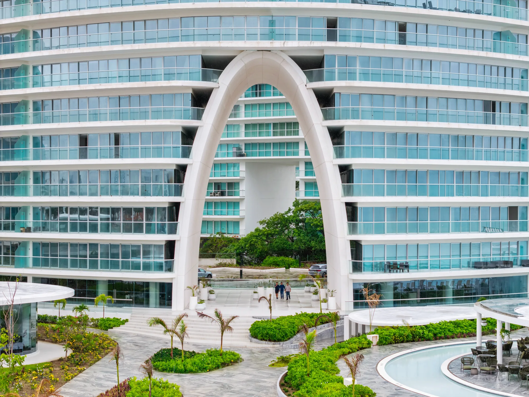 Arco monumental de Amancay, arquitectura firmada por Península